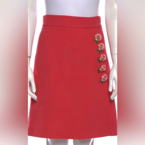 Dolce & Gabbana Red knee length Pencil Skirt with rose appliqué it40 size small - Picture 1 of 7